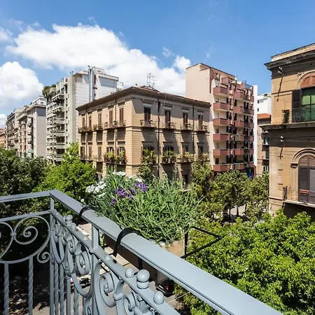 Apartment Palazzo Planeta *